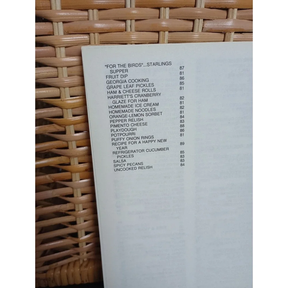 Vintage Mizpah Moravian Church Cookbook Rural Hall,‎ NC 1994 (Read)